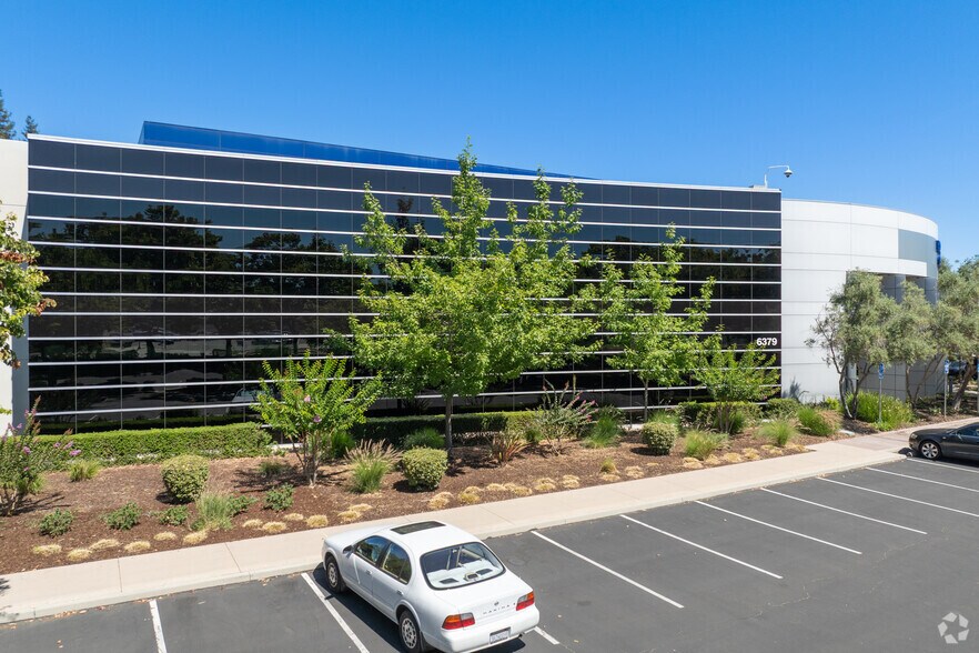6379 San Ignacio Ave, San Jose, CA à louer - Photo de l’immeuble – Image 2 sur 6