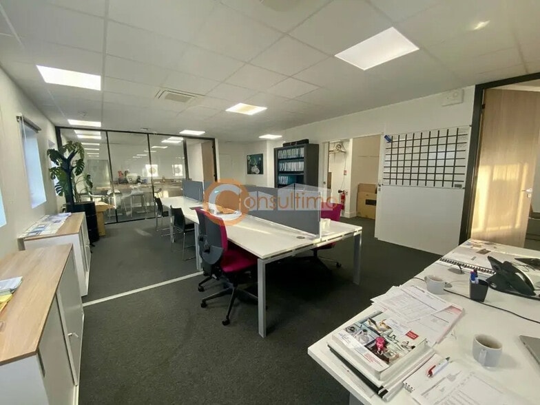 Bureau dans Tresses à louer - Photo de l’immeuble – Image 3 sur 6