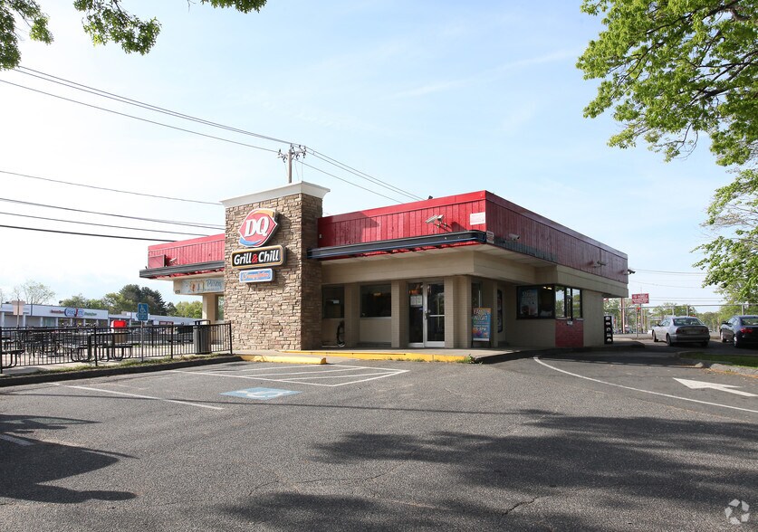 1535 Memorial Dr, Chicopee, MA à vendre - Photo de l’immeuble – Image 2 sur 70