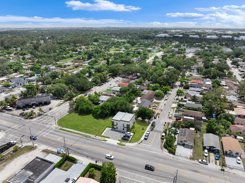 11128 NW 17th Ave, Miami, FL à vendre - Photo de l’immeuble – Image 3 sur 27