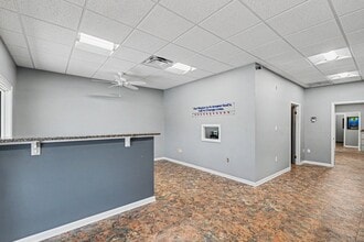 2012 Aurora Rd, Melbourne, FL à louer Hall d’entrée– Image 2 sur 15