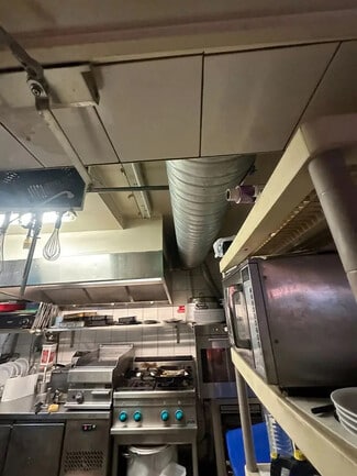 Plus de détails pour Local commercial à louer