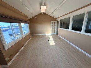 4911 Warner Ave, Huntington Beach, CA à louer Photo intérieure– Image 2 sur 15