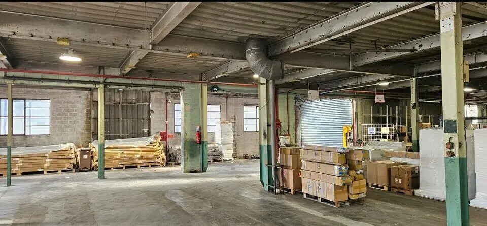 Local d'activités dans La Trinité à vendre - Photo de l’immeuble – Image 3 sur 11