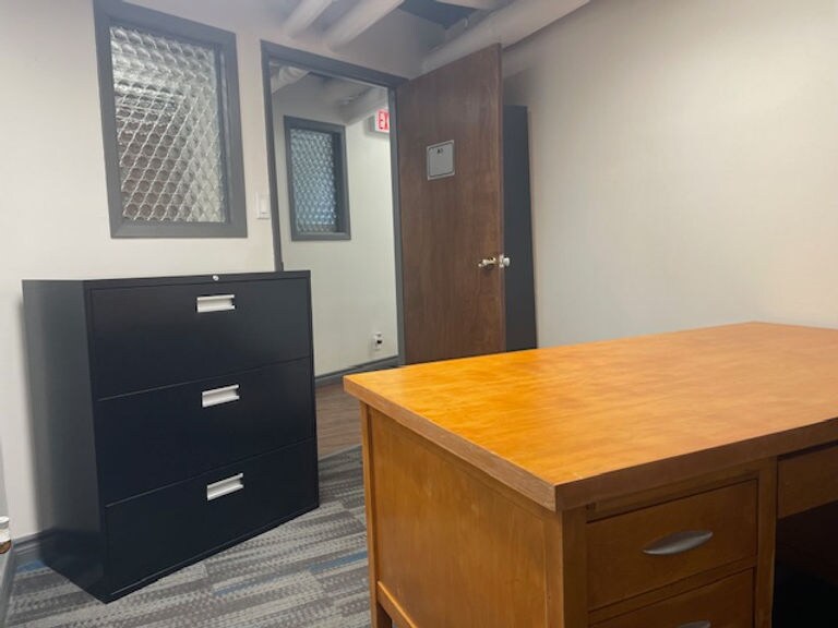 80 Birmingham St, Toronto, ON à louer Photo intérieure– Image 1 sur 2