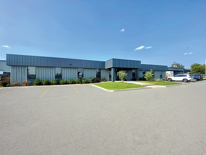 5522 Aurelius Rd, Lansing, MI à louer - Photo de l’immeuble – Image 1 sur 15
