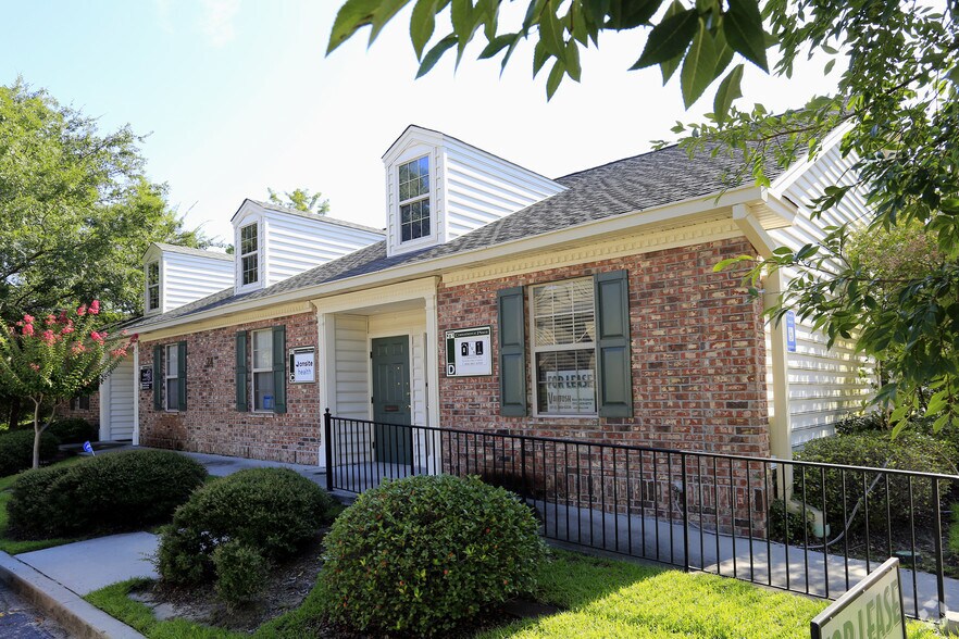 24 Commerce Pl, Savannah, GA à louer - Photo principale – Image 1 sur 6