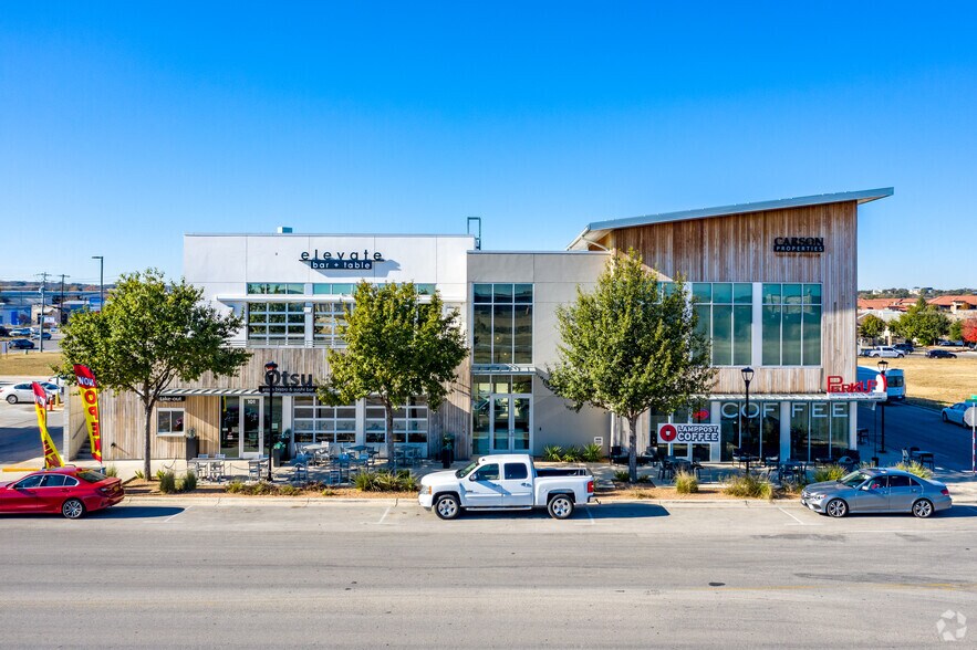 407 Stagecoach Trl, San Marcos, TX à louer - Photo de l’immeuble – Image 2 sur 4