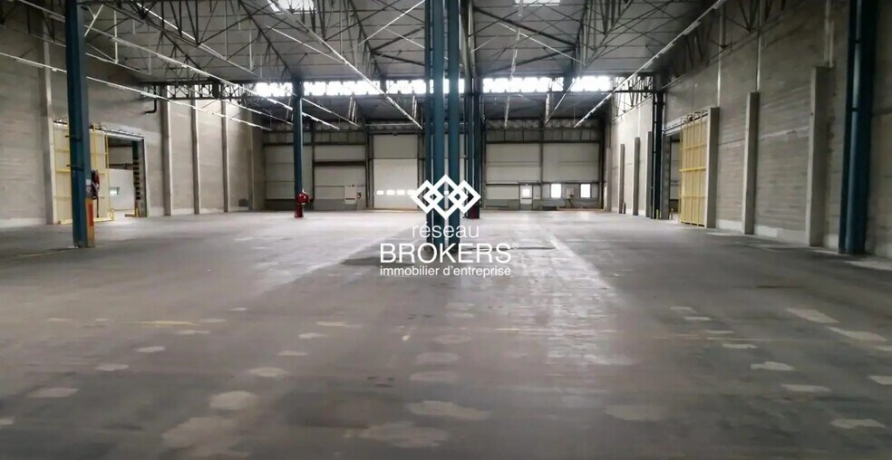 Industriel/Logistique dans Nîmes à louer - Photo de l’immeuble – Image 2 sur 3