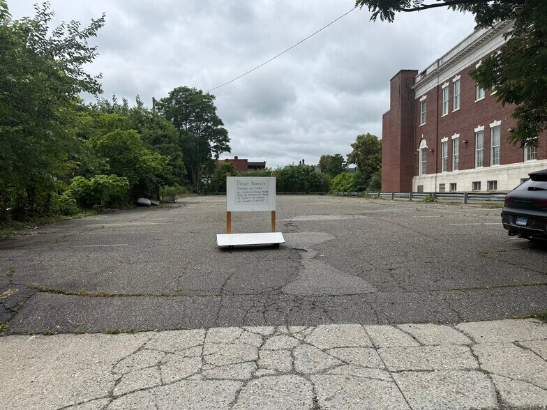 00 Prospect st, Torrington, CT à vendre - Photo de l’immeuble – Image 3 sur 8