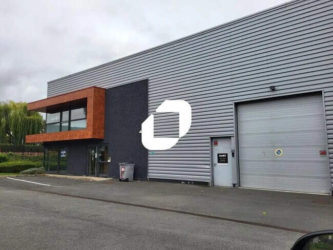 Plus de détails pour Bureau, Local d'activités à louer