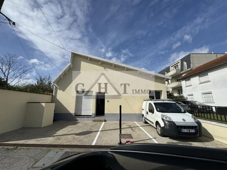 Industriel/Logistique dans Villeneuve-le-Roi à vendre - Photo de l’immeuble – Image 1 sur 7