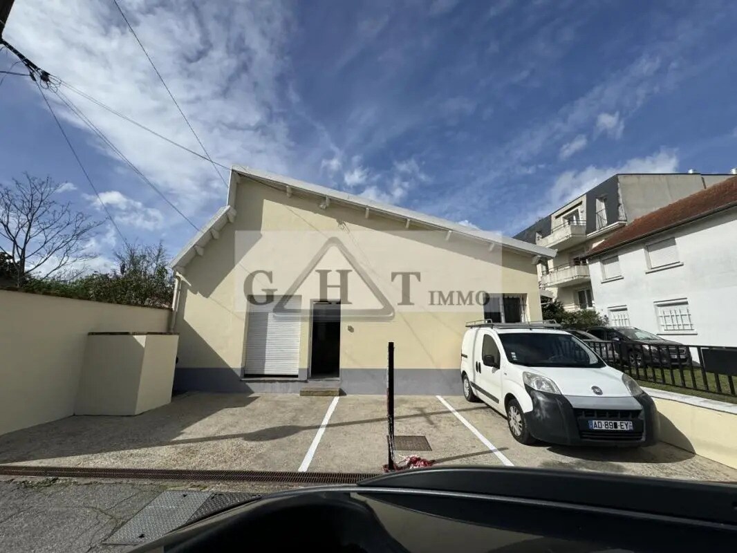 Industriel/Logistique dans Villeneuve-le-Roi à vendre Photo de l’immeuble– Image 1 sur 8