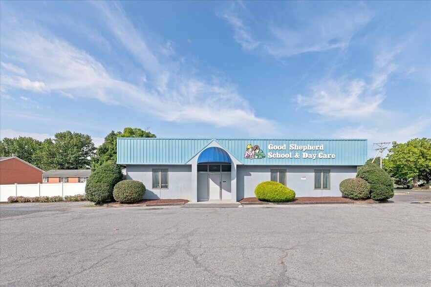 991 Chicago Ave, Harrisonburg, VA à vendre - Photo de l’immeuble – Image 2 sur 51