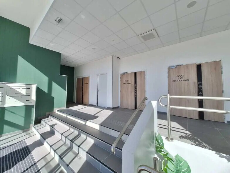 Bureau dans Bordeaux à louer - Photo de l’immeuble – Image 2 sur 61