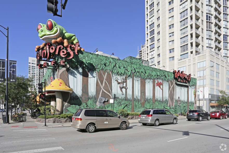 605 N Clark St, Chicago, IL à louer - Photo de l’immeuble – Image 3 sur 9
