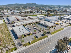 1410 Grand Ave, San Marcos, CA à louer Photo de l’immeuble– Image 1 sur 3