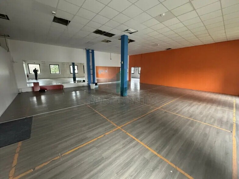 17-21 Rue Du Petit Albi, Cergy à louer - Photo de l’immeuble – Image 2 sur 8