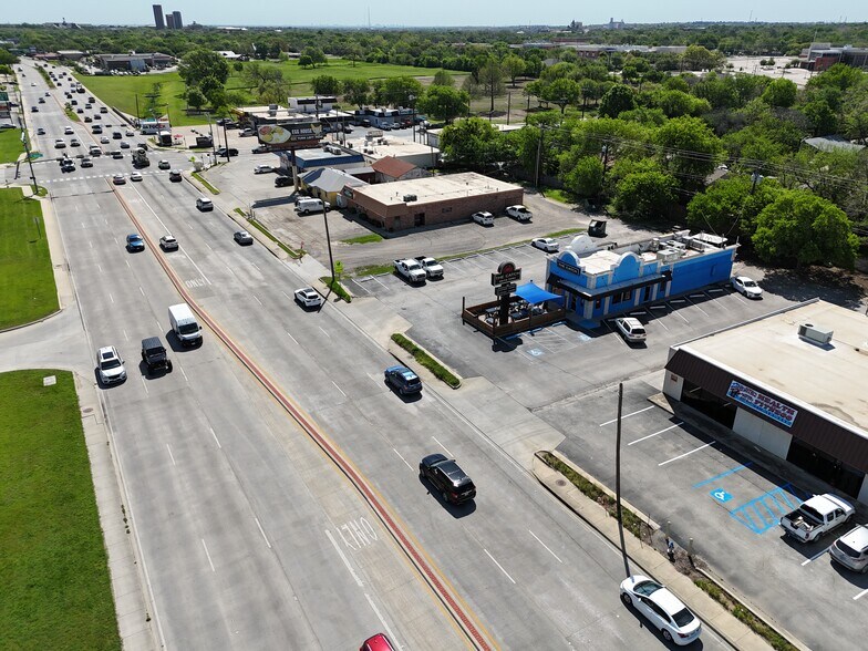 1725 W University Dr, Denton, TX à vendre - Photo de l’immeuble – Image 3 sur 7