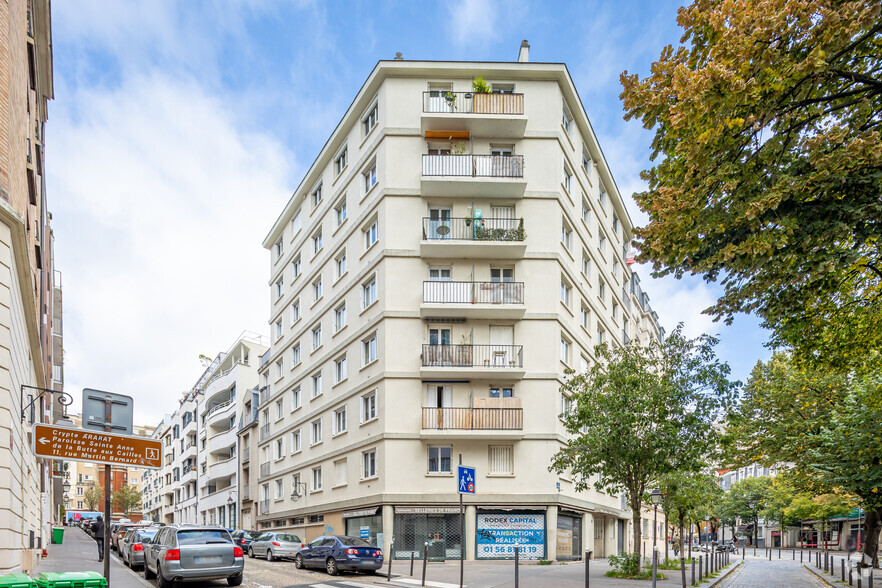 Immeuble residentiel dans Paris à vendre - Photo principale – Image 1 sur 2