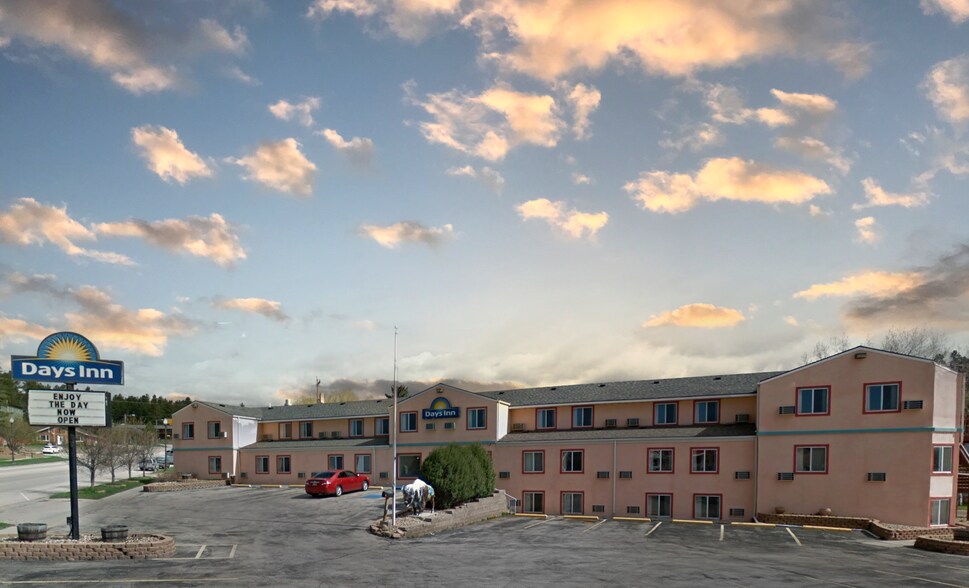 519 Crook St, Custer, SD à vendre - Photo principale – Image 1 sur 5