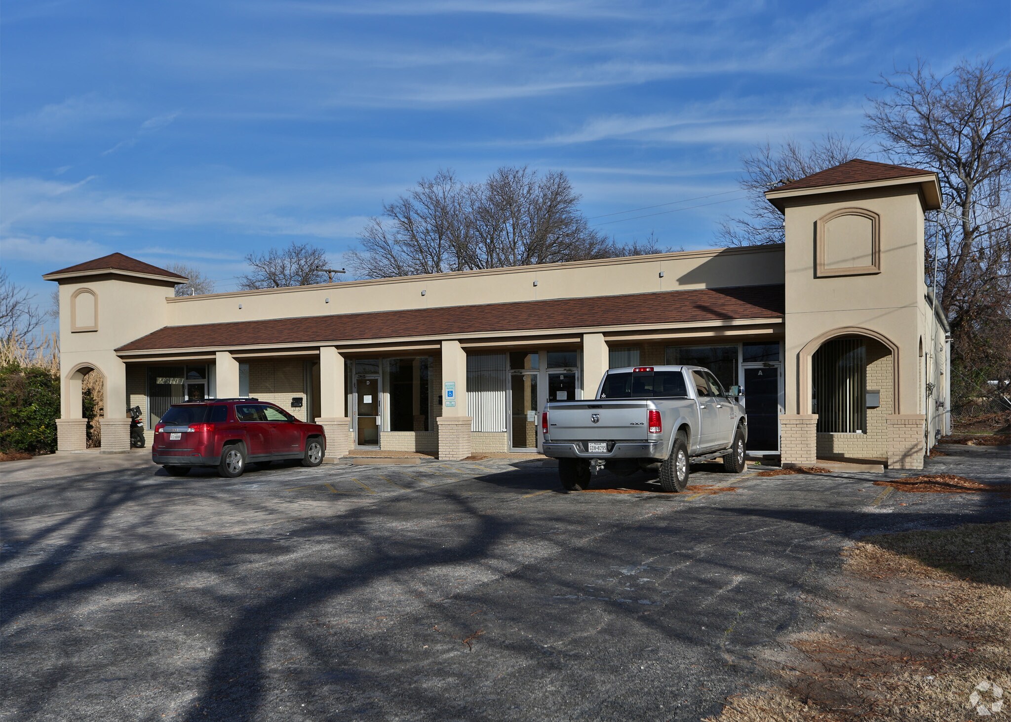 9516 W Camp Bowie, Fort Worth, TX à louer Photo de l’immeuble– Image 1 sur 4