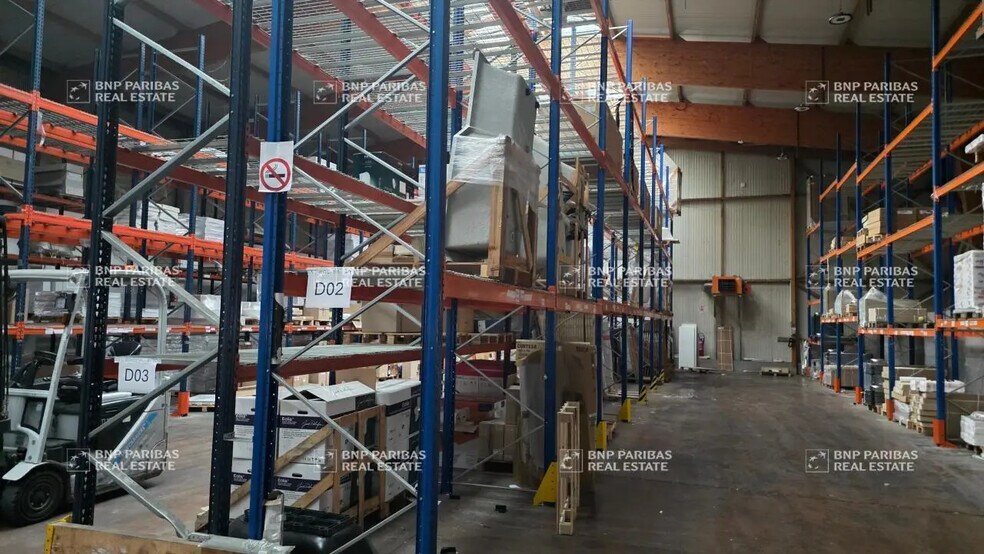 Industriel/Logistique dans Pontault-Combault à vendre - Photo principale – Image 2 sur 5