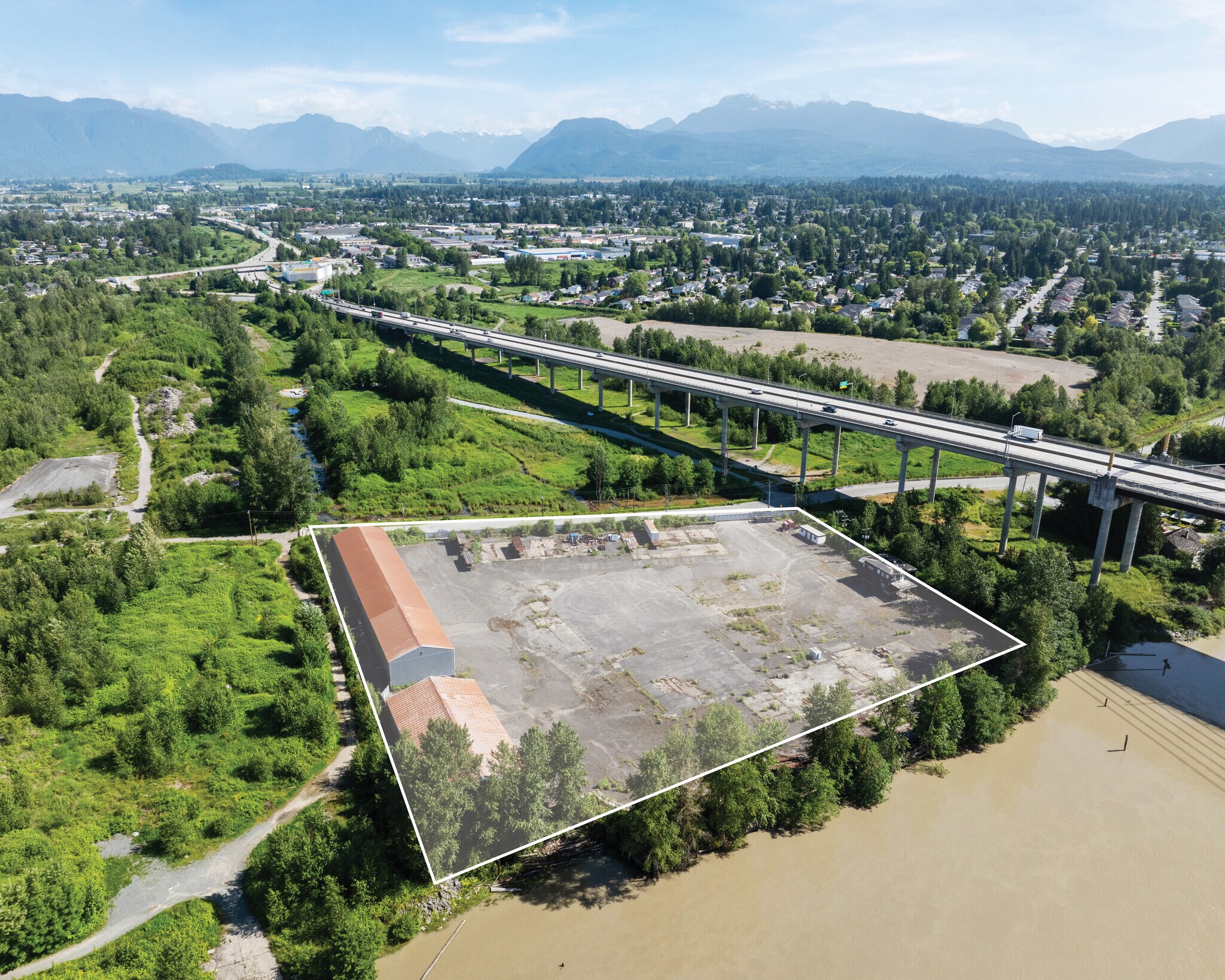 19966 Wharf St, Maple Ridge, BC à louer Photo de l’immeuble– Image 1 sur 4
