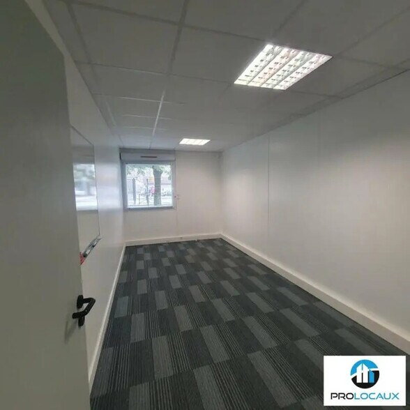 Bureau dans Eybens à vendre - Photo intérieure – Image 2 sur 9