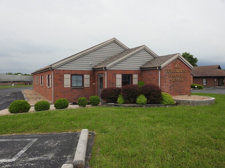 1620 Enterprise Ave, Springfield, MO à louer - Photo de l’immeuble – Image 2 sur 5