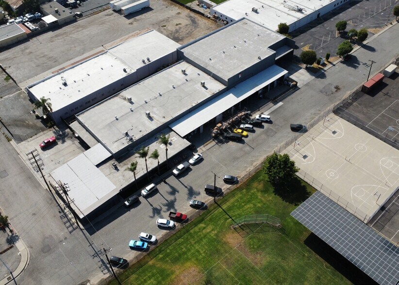 401 S J St, San Bernardino, CA à vendre - Photo de l’immeuble – Image 3 sur 6