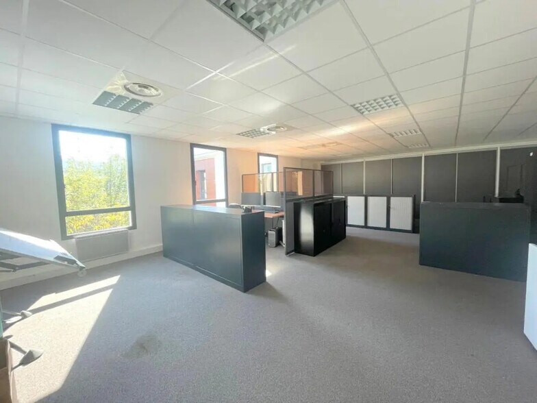 Bureau dans Croissy-sur-Seine à louer - Photo de l’immeuble – Image 2 sur 9