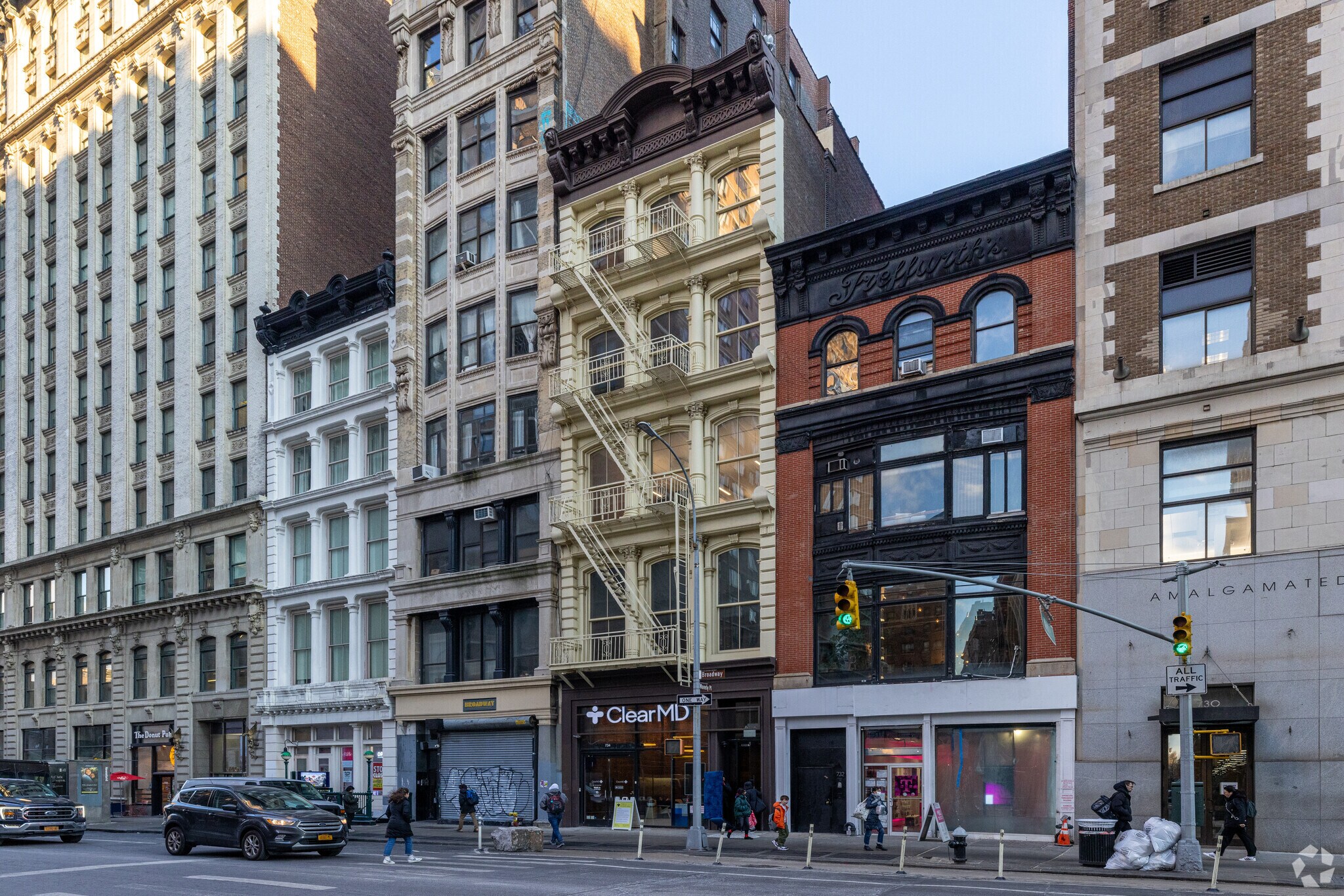 734 Broadway, New York, NY à louer Photo principale– Image 1 sur 17