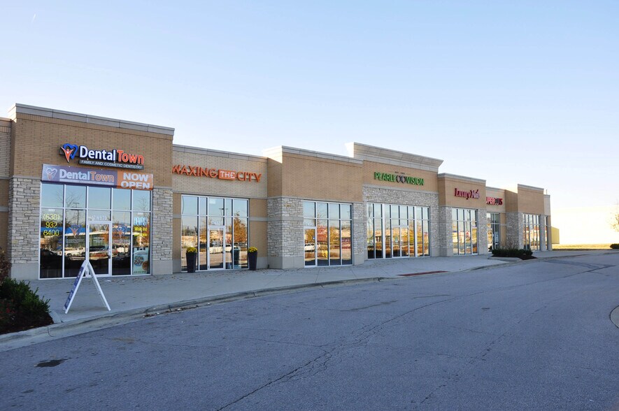 17w675-17w691 Roosevelt Rd, Villa Park, IL à louer - Photo de l’immeuble – Image 3 sur 3