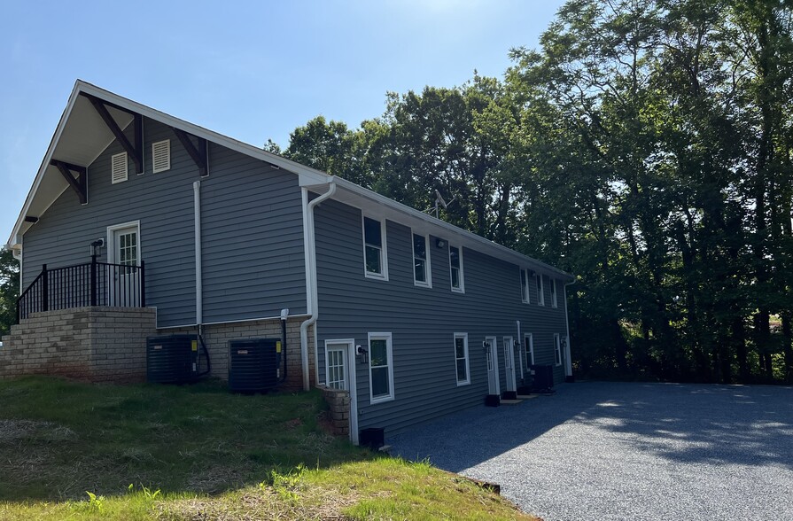 115 Hughes Dr, Monroe, VA à louer - Photo de l’immeuble – Image 2 sur 2
