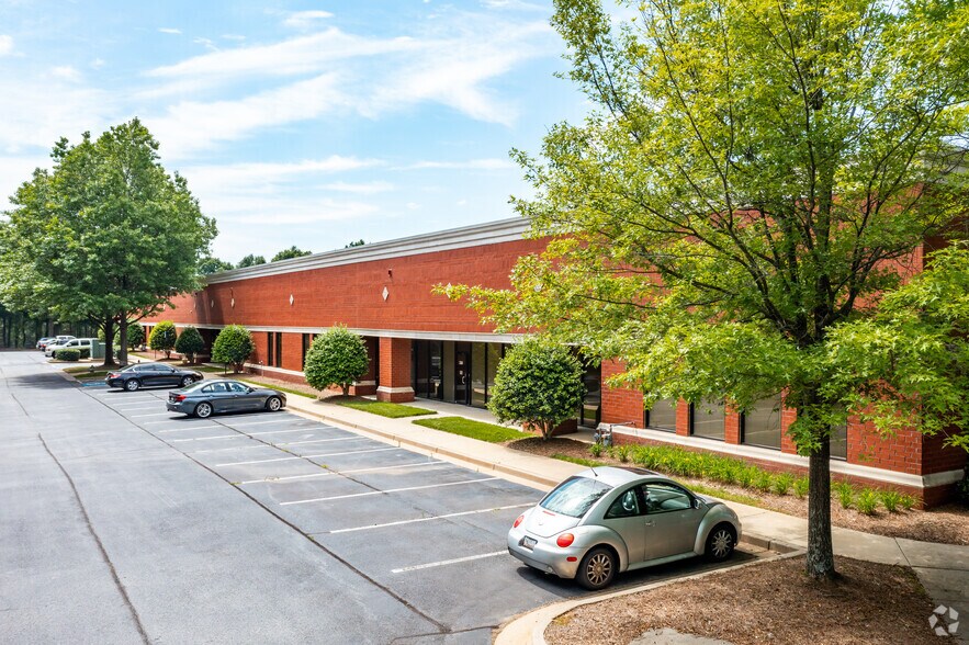 4145 Shackleford Rd, Norcross, GA à louer - Photo de l’immeuble – Image 1 sur 5