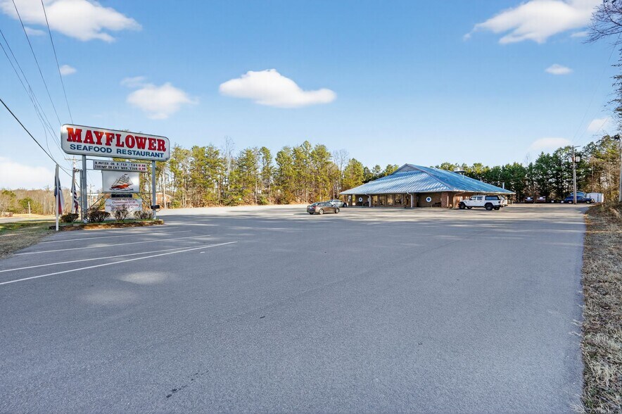 2200 N Fayetteville St, Asheboro, NC à louer - Photo principale – Image 1 sur 17