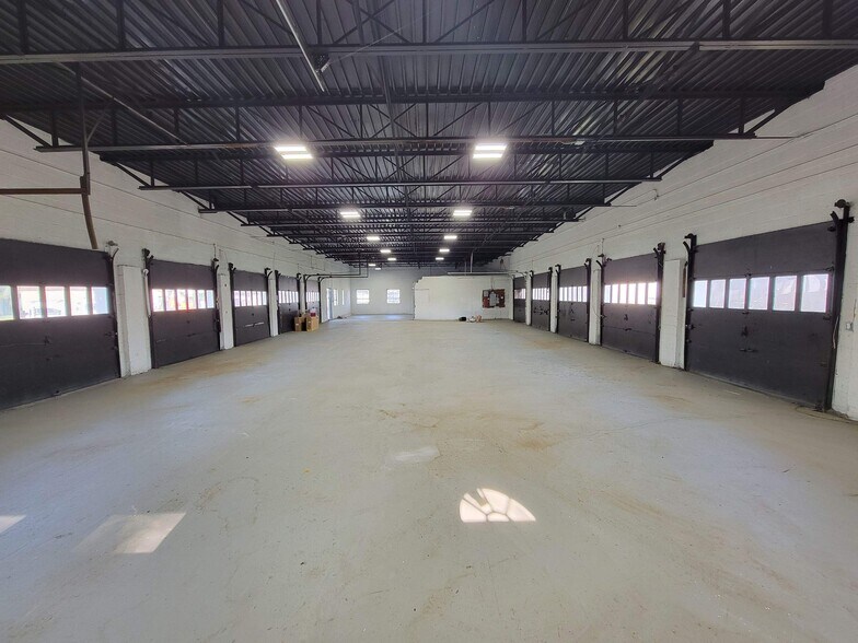 105 Meade Rd, Syracuse, NY à louer - Photo de l’immeuble – Image 2 sur 8