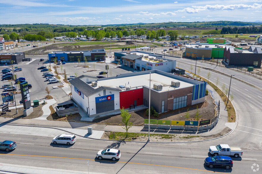 20 Longview Cmn SE, Calgary, AB à louer - Photo de l’immeuble – Image 3 sur 4
