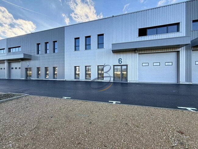 Plus de détails pour Industriel/Logistique à louer