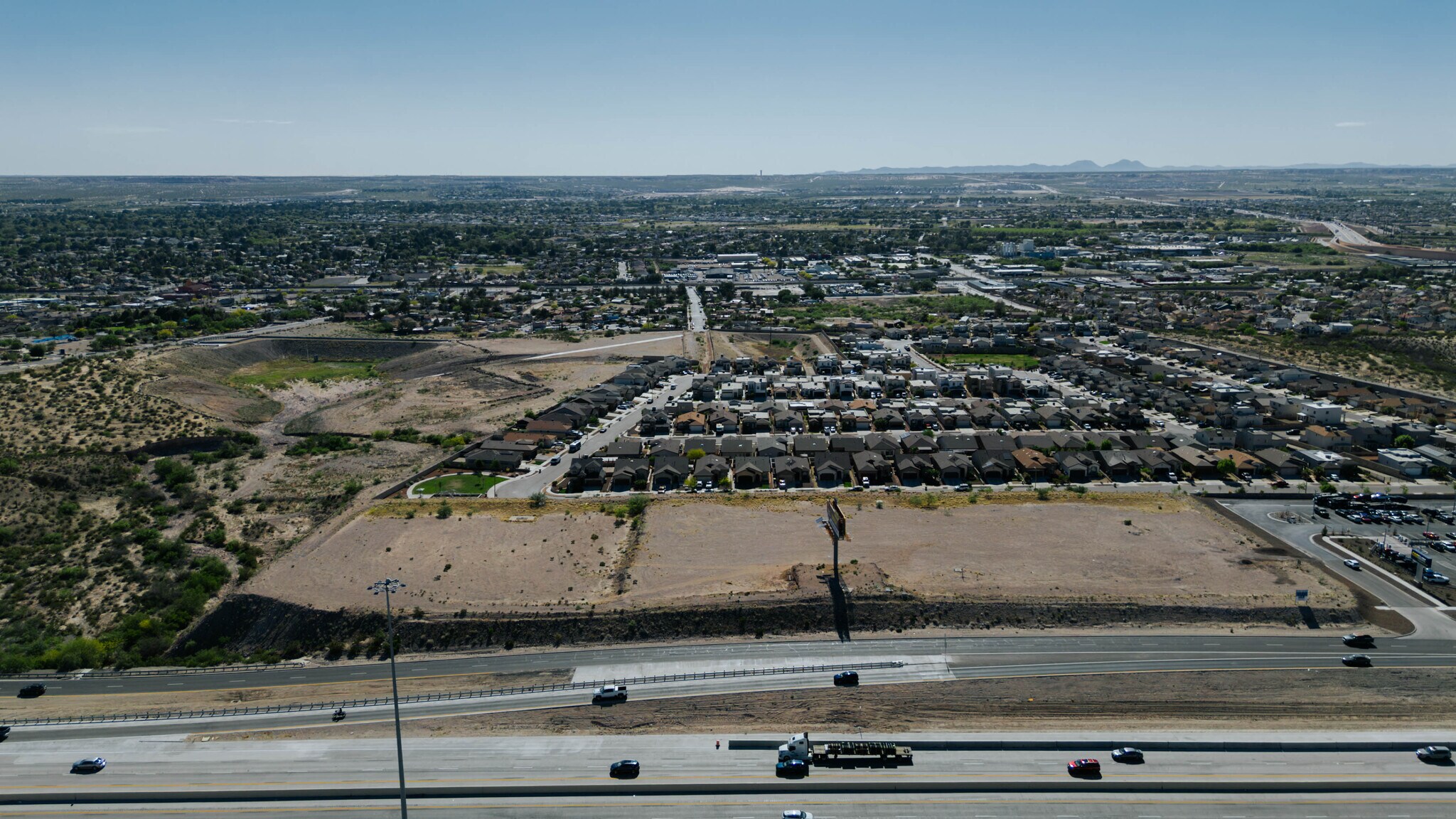 S Desert Boulevard, El Paso, TX à vendre Photo principale– Image 1 sur 9