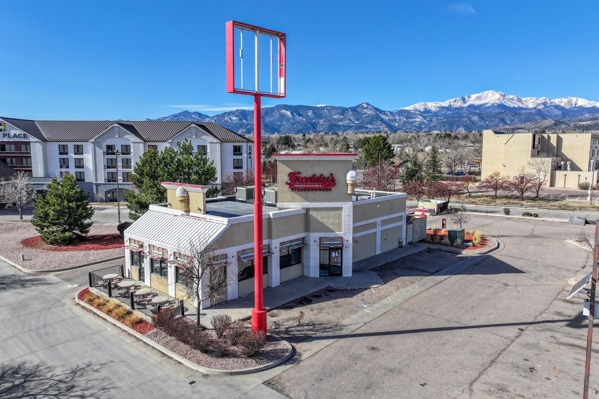 511 Garden of the Gods Rd, Colorado Springs, CO à vendre Photo principale– Image 1 sur 27