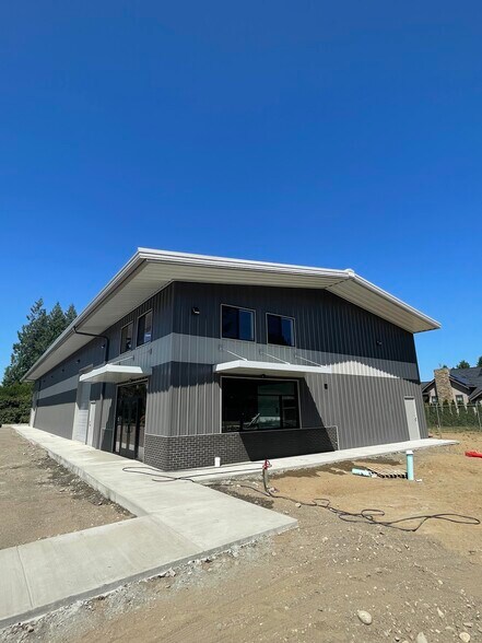 134 Advance Ct, Lynden, WA à louer - Photo de l’immeuble – Image 1 sur 5