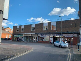 Plus de détails pour 5-13 Obelisk Way, Camberley - Local commercial à vendre