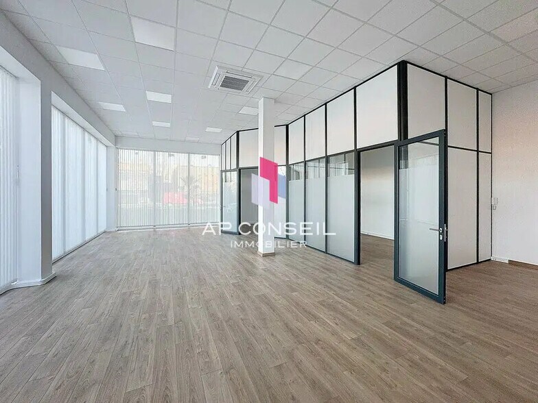 Bureau dans Bois-d'Arcy à louer - Photo intérieure – Image 2 sur 8