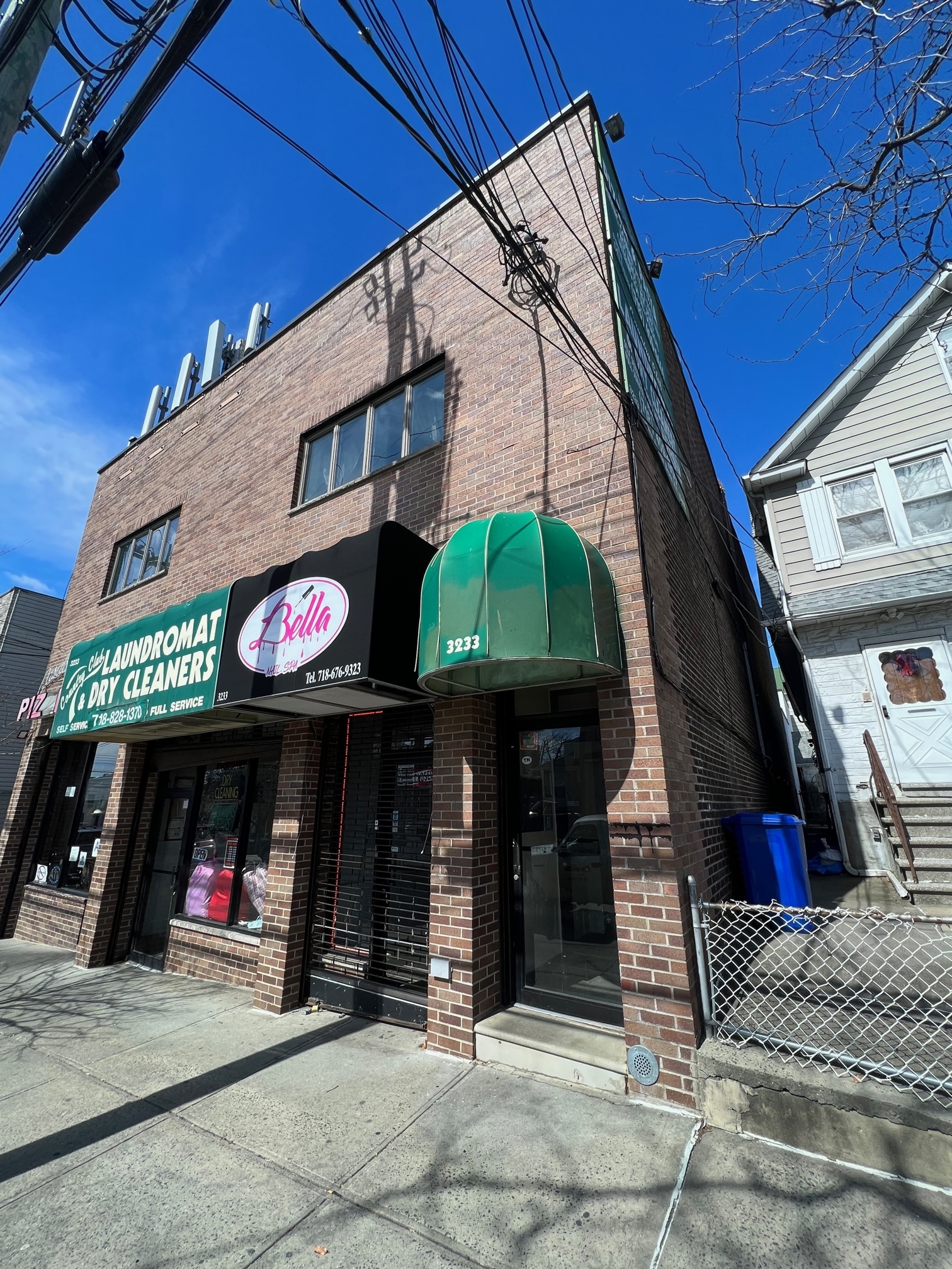 3233 Ampere Ave, Bronx, NY à vendre Photo de l’immeuble– Image 1 sur 4