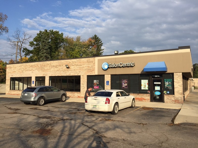 6012-6054 Rochester Rd, Troy, MI à louer - Photo de l’immeuble – Image 2 sur 10