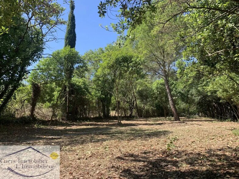 Terrain dans Cuers à vendre - Photo de l’immeuble – Image 3 sur 6