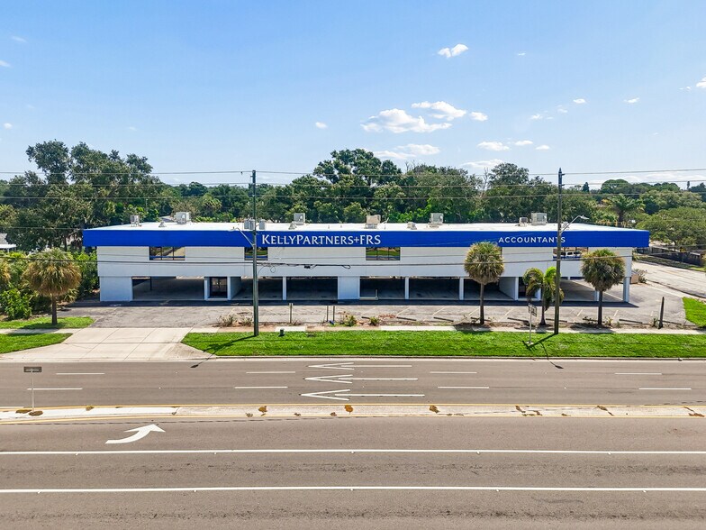 1301 N 66th St, Saint Petersburg, FL à vendre - Photo de l’immeuble – Image 2 sur 14