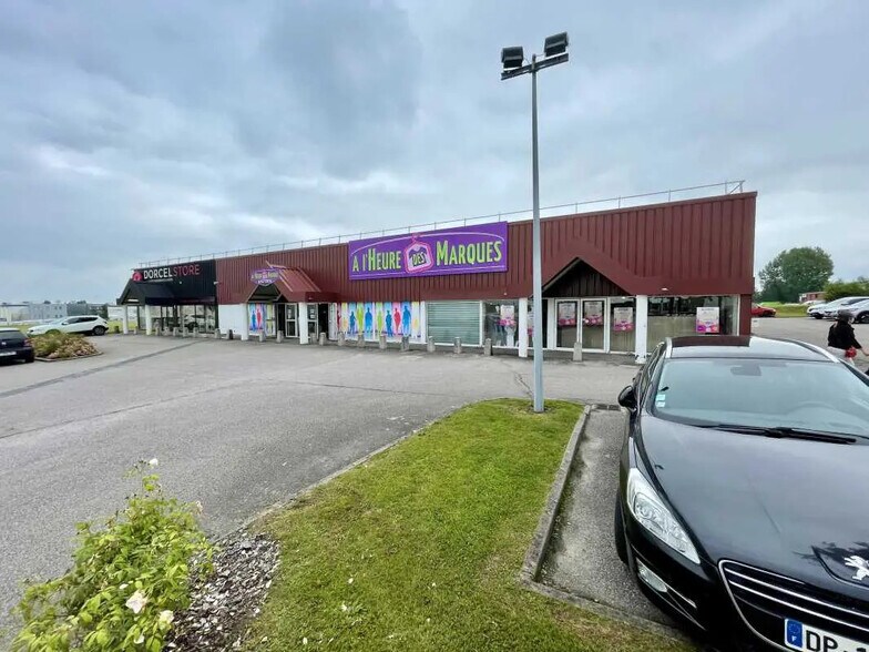 Local commercial dans Barentin à louer - Photo de l’immeuble – Image 1 sur 3